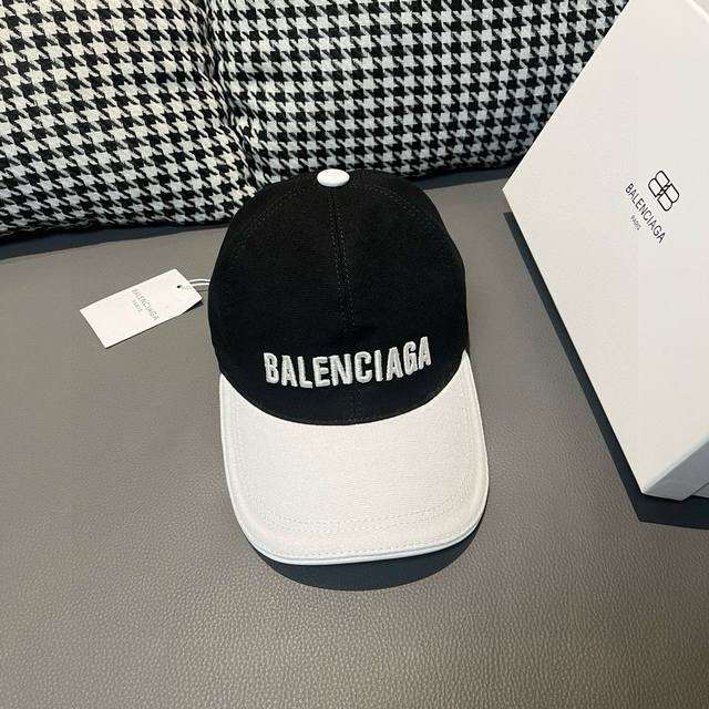 新款出货 配盒子布袋，Balenciaga 巴黎世家 新款原单棒球帽，黑白拼色，1:1开模订制，全新立体刺绣，精致无暇！原版帆布面料+头层牛皮，做工细致，原厂品 - 点击图像关闭