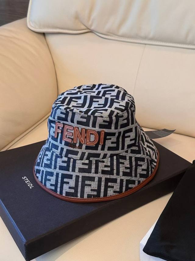 特批 Fend*最新老花皮边 渔夫帽 - 点击图像关闭