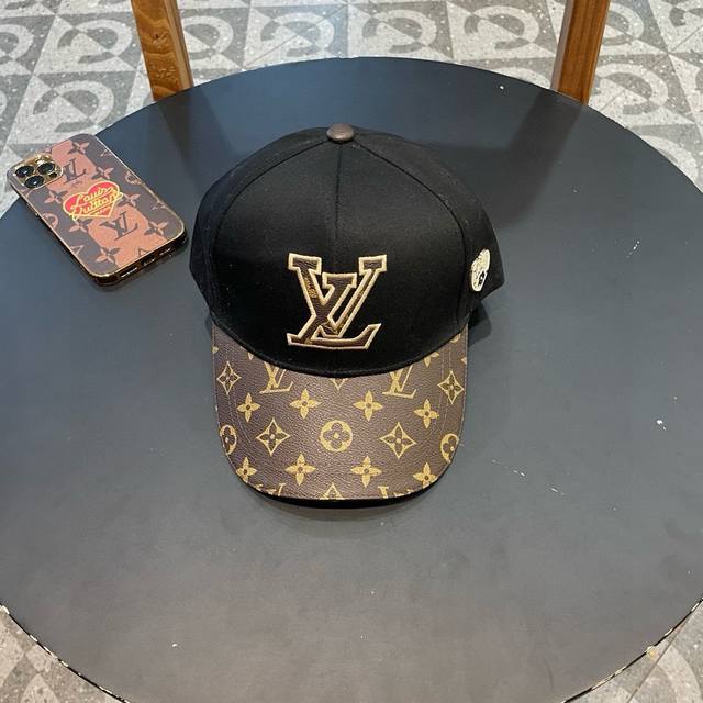 路易威登 Louisvuitton 新款lv棒球帽，重工打造早春系列高端大气，百搭款男女通用！