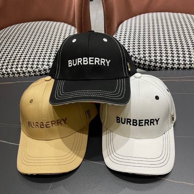 Burberry 巴宝莉 原单棒球帽， 专柜热卖款，经典格子，1:1开模订制，轻盈透气。完美版型，对格精准无误原厂品质，独家实物拍摄，男女适用。