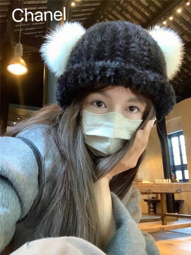 Chanel香奈儿 软软的狐狸毛球毛绒绒帽子女秋冬新款保暖护耳套头帽针织帽冷帽潮