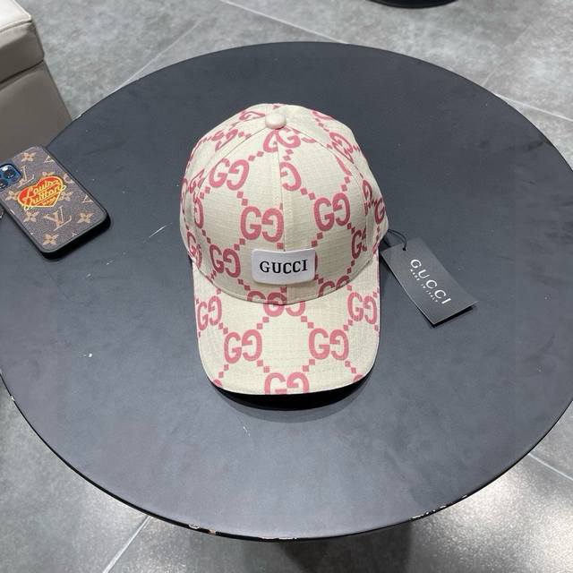 古奇棒球帽gucci官网新品，棒球帽，原单品质火爆来袭 工艺非常精美 高档大气上档次！低调奢华，方便携带！跑量！