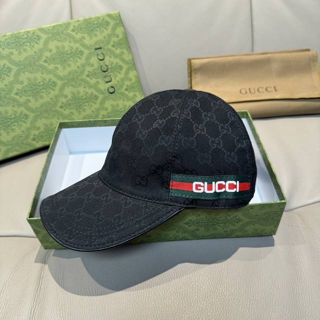 配盒子布袋，Gucci 古奇 春夏新款原单棒球帽， Logo织带，1:1开模订制，原版帆布料+头层牛皮，代购热门，男女可用百搭款，质量超赞！基础头围56，贴片可