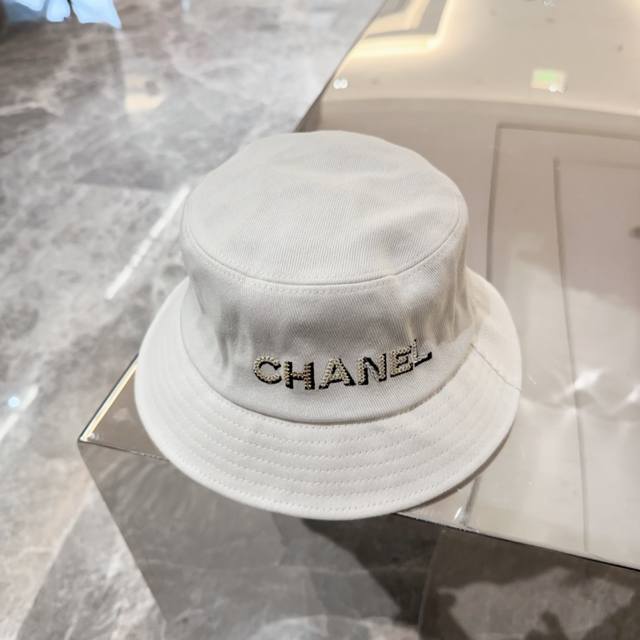 Chanel 春夏上新 2202牛仔渔夫帽面料高品质 定制面料，手感好到赞！分分钟完胜市场版本！ 年末最后一波新款！必入