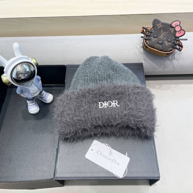 Dior 允旭 软糯针织长毛毛套头毛线帽冬季保暖双面可戴大头围堆堆帽 - 点击图像关闭