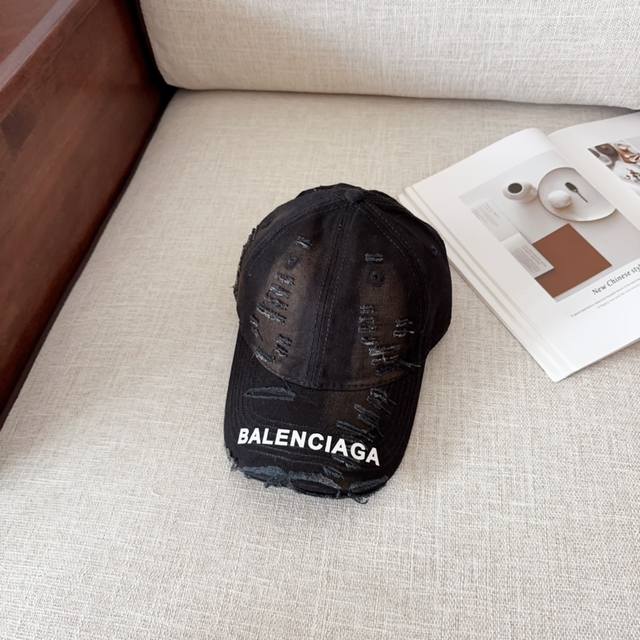 Balenciaga巴黎世家新款个性棒球帽，高品质透气性巨佳，四季佩戴款 高颜值时尚单品！ 男女同款 - 点击图像关闭