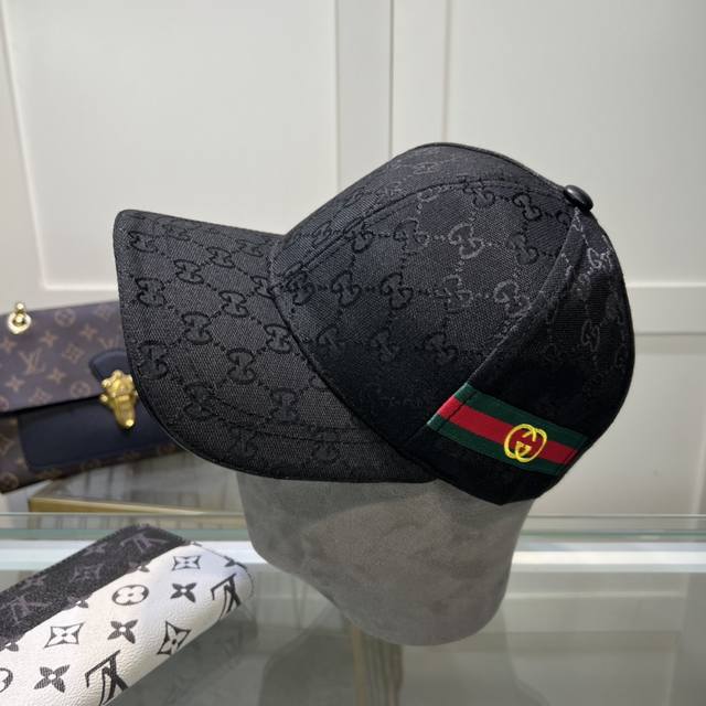 古奇棒球帽gucci官网新品，棒球帽，原单品质火爆来袭 工艺非常精美 高档大气上档次！低调奢华，方便携带！跑量！