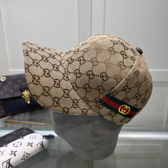 古奇棒球帽gucci官网新品，棒球帽，原单品质火爆来袭 工艺非常精美 高档大气上档次！低调奢华，方便携带！跑量！ - 点击图像关闭