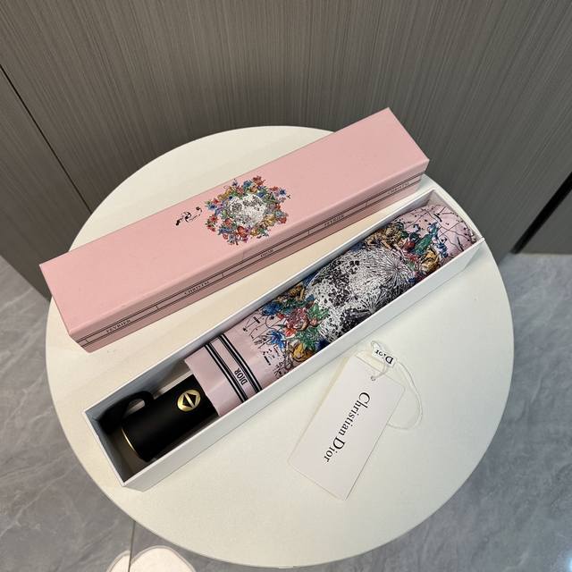 Dior 迪奥 星图 2024夏季新款 全自动折叠晴雨伞 黑色涂层防晒有效阻隔紫外线99%，Upf 50 所以能起到伞下体感降温的效果！ 有效隔热，高效防晒 一