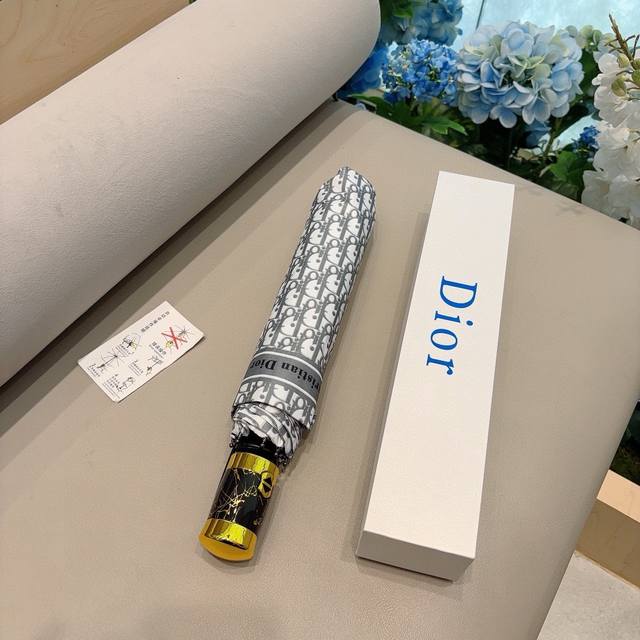 Dior 迪奥 三折自动折叠晴雨伞 时尚原单代工品质 细节精致 看得见的品质 打破一成不变 色泽纯正艳丽！ - 点击图像关闭