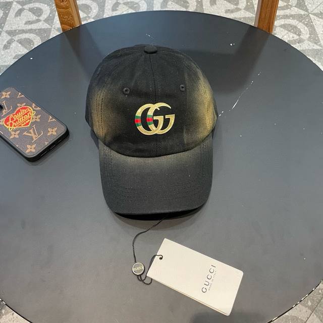 古奇联名棒球帽gucci官网新品，棒球帽，原单品质火爆来袭 工艺非常精美 高档大气上档次！低调奢华，方便携带！跑量！