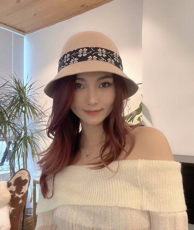 Chanel香奈儿羊毛盆帽