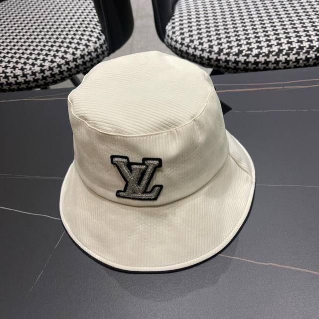 路易威登 Louisvuitton 2024新款lv渔夫帽，重工打造渔夫系列高端大气，百搭款