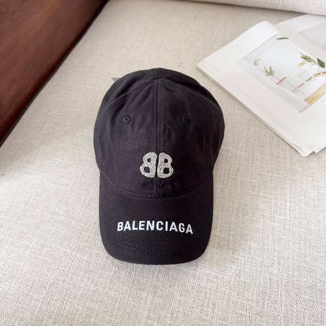 Balencia*A 巴黎世家新款棒球帽 简约时尚超级无敌好看的帽子！