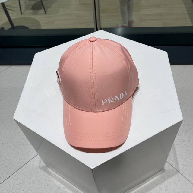 Prada 普拉达 新品棒球帽 时尚潮流，高端做工！非一般的品质，细节看实拍哦