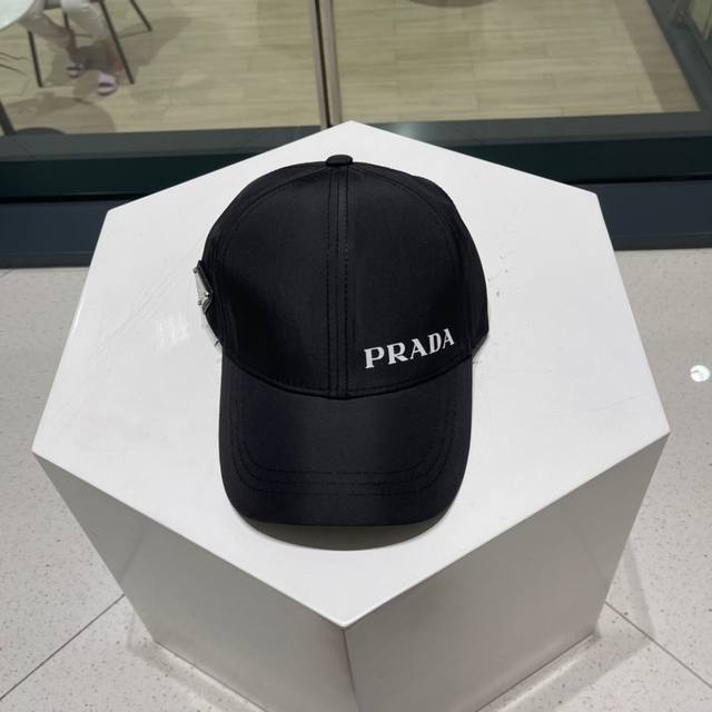 Prada 普拉达 新品棒球帽 时尚潮流，高端做工！非一般的品质，细节看实拍哦