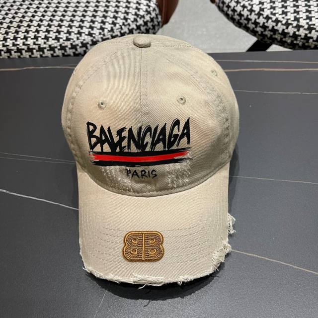 Balenciaga巴黎世家新款画画棒球帽，很酷的色系，男女佩戴都有不同style，巴黎粉必入款！