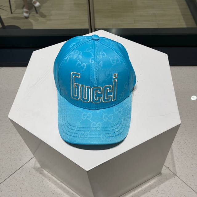 古奇棒球帽gucci官网新品，棒球帽，原单品质火爆来袭 工艺非常精美 高档大气上档次！低调奢华，方便携带！跑量！