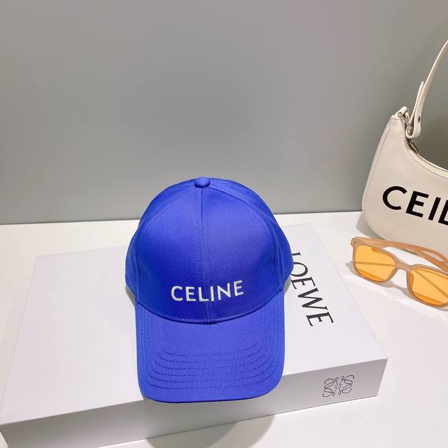 Celin* 赛琳ss新款凯旋门粉色绣花棒球帽帽型完全按照定做。凯旋门图案章仔区别市面版本，大小及圈圈毛质感全部还原。五金调节扣开模定做有logo标。定做帽子内