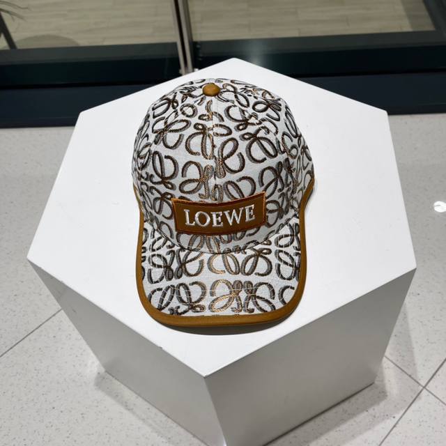 罗意威 Loewe ，气质百搭款，四季新款精品名媛风显脸小遮阳刺绣棒球帽女街拍鸭舌