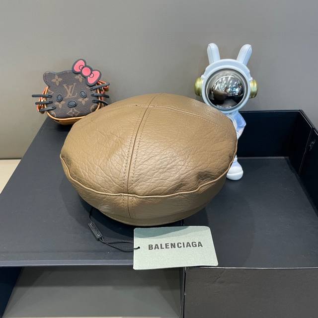 Balenciaga巴黎世家2024新款皮贝雷帽女秋季英伦复古画家帽纹路皮质蓓蕾帽子潮