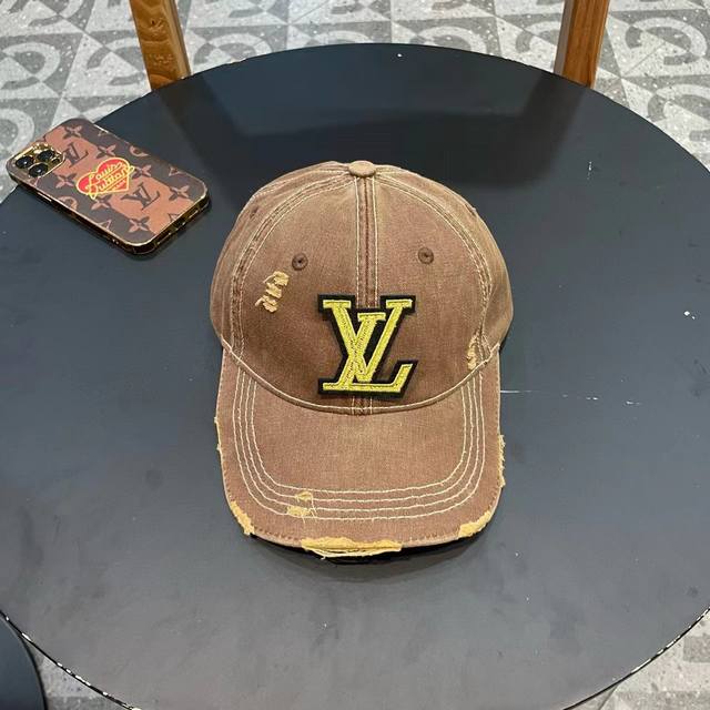 上新！路易威登 Louisvuitton 新款lv棒球帽，重工打造早春系列高端大气，百搭款男女通用！