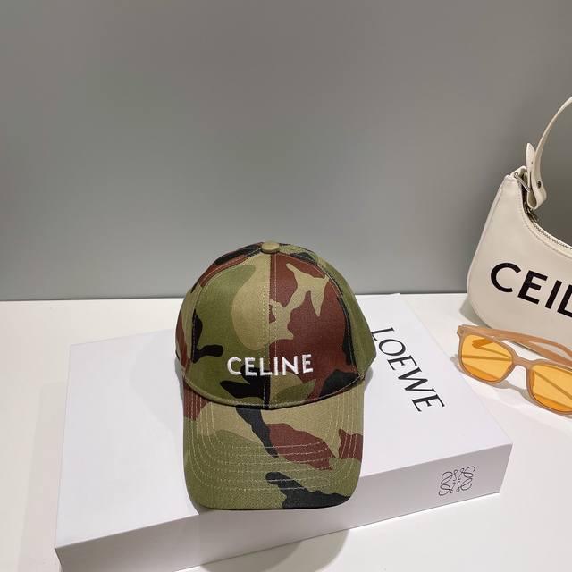 Celin* 赛琳ss新款凯旋门迷彩 绣花棒球帽帽型完全按照定做。凯旋门图案章仔区别市面版本，大小及圈圈毛质感全部还原。五金调节扣开模定做有logo标。定做帽子