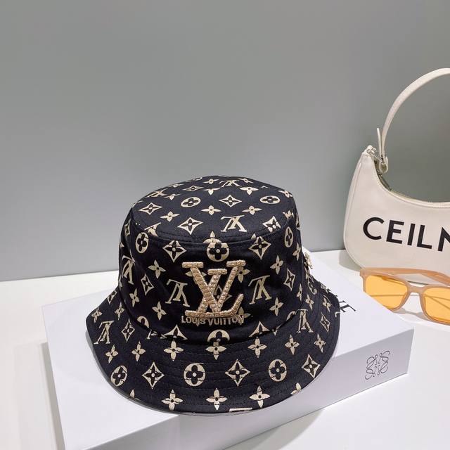 上新！路易威登 Louisvuitton 新款lv渔夫帽，重工打造高端大气，百搭款男女通用！