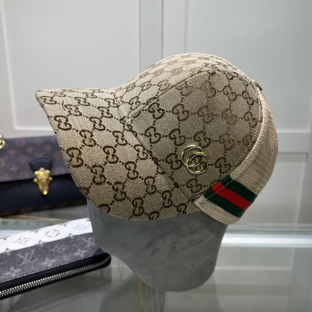 古奇棒球帽gucci官网新品，棒球帽，原单品质火爆来袭 工艺非常精美 高档大气上档次！低调奢华，方便携带！跑量！