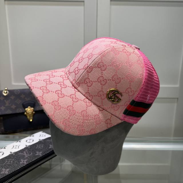 古奇棒球帽gucci官网新品，棒球帽，原单品质火爆来袭 工艺非常精美 高档大气上档次！低调奢华，方便携带！跑量！