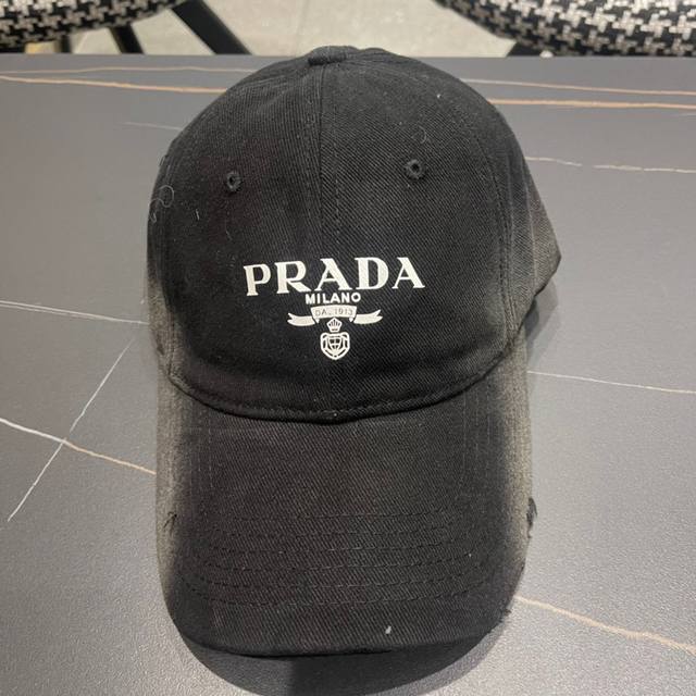 Prada 普拉达 2024新品棒球帽 代购版本！时尚潮流，高端做工！非一般的品质，细节看实拍哦