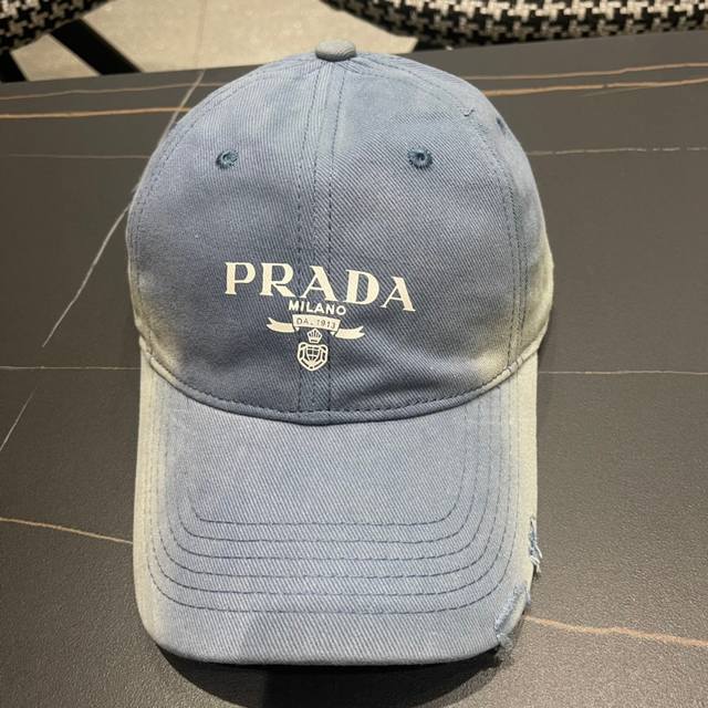 Prada 普拉达 2024新品棒球帽 代购版本！时尚潮流，高端做工！非一般的品质，细节看实拍哦