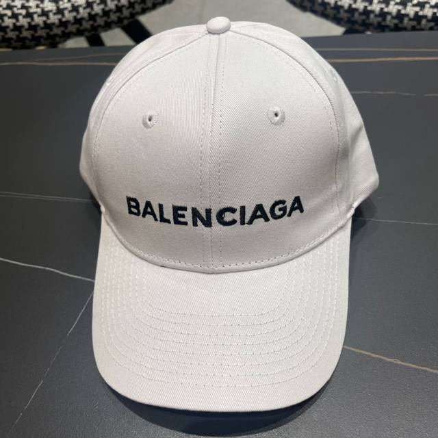 巴黎世家balenciaga最新版本字母棒球帽，加长帽檐更修饰脸型，高品质定制！潮人必备最新入手时尚单品，