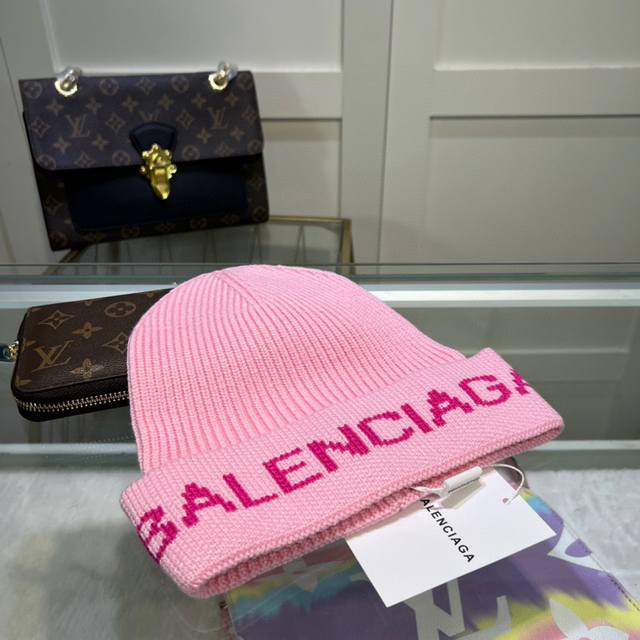 配防尘袋、法国奢侈品意大利原厂制造，最新巴黎世家balenciaga，秋冬毛线系列最好品质的，休闲大方，大家自己对比！