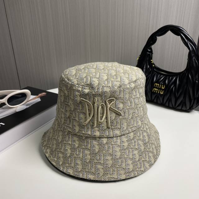 原单品质 迪奥dior 官网同步上线 韩版新款英式运动款重工定制款1:1原单品质 男女通用渔夫帽 绵麻地质面料 原版质量专柜