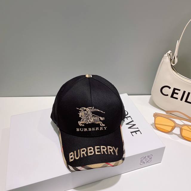 配防尘袋 Burberry 巴宝莉 立体绣，原单棒球帽 专柜热卖款纯棉内里，轻盈透气。完美版型，对格精准无误，原厂品质，独家实物拍摄，男女适用！