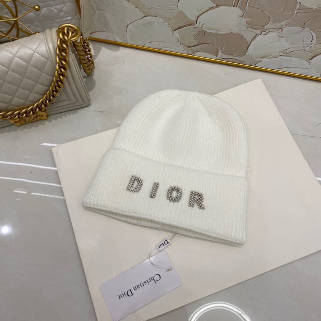 跑量 Dior～新款 高品质 弹力很大的毛线帽 巨百搭 秋冬爆款色系合集