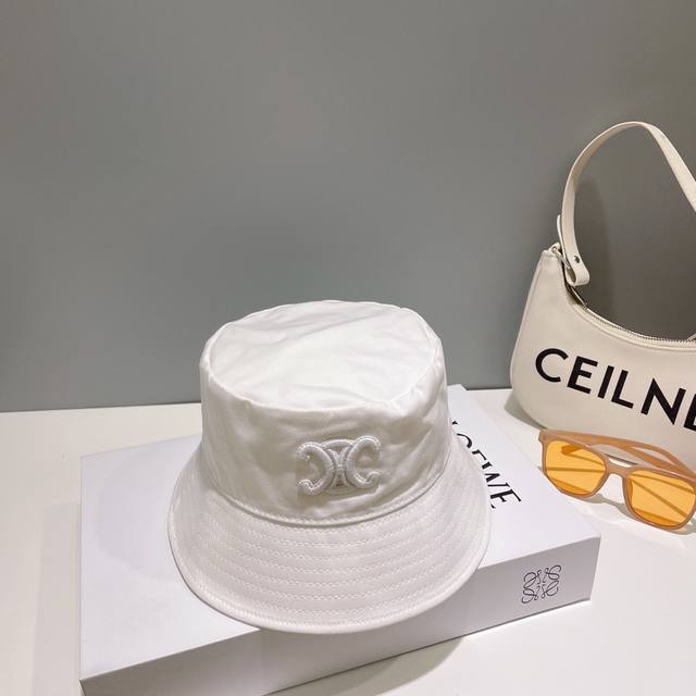 赛琳celine-刺绣复古logo渔夫帽 经典定制专款，浓郁的自然氛围 清新，独特