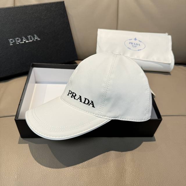 配盒子布袋，Prada 普拉达 新款原单棒球帽， 刺绣logo，专柜1:1开模订制，原版纯棉布料+头层牛皮，轻盈透气！质量超赞，基础头围56，贴片可调节。