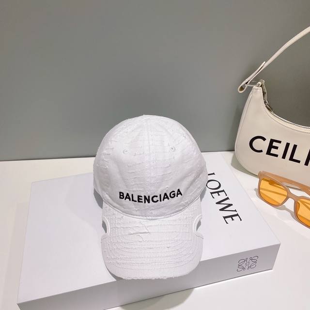 新品balenciaga巴黎世家新款棒球帽 现货秒发简约时尚超级无敌好看的帽子！情侣款！原单货比起其他帽子的优势，