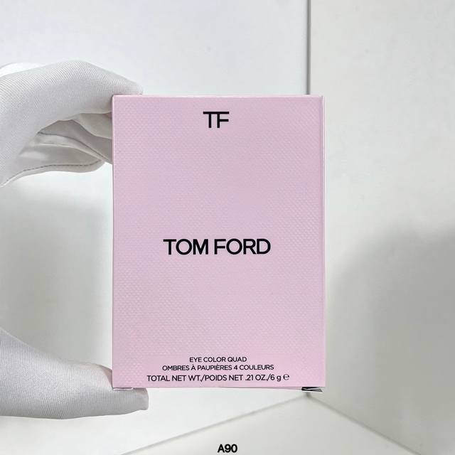 Tf荆棘玫瑰眼影盘 A90编码！Tom Ford限量粉壳眼影盘,太杀我了这次tom Ford的荆棘玫瑰限量系列除了粉壳口红,还出了限量的粉壳眼影磨砂烟粉包装,质