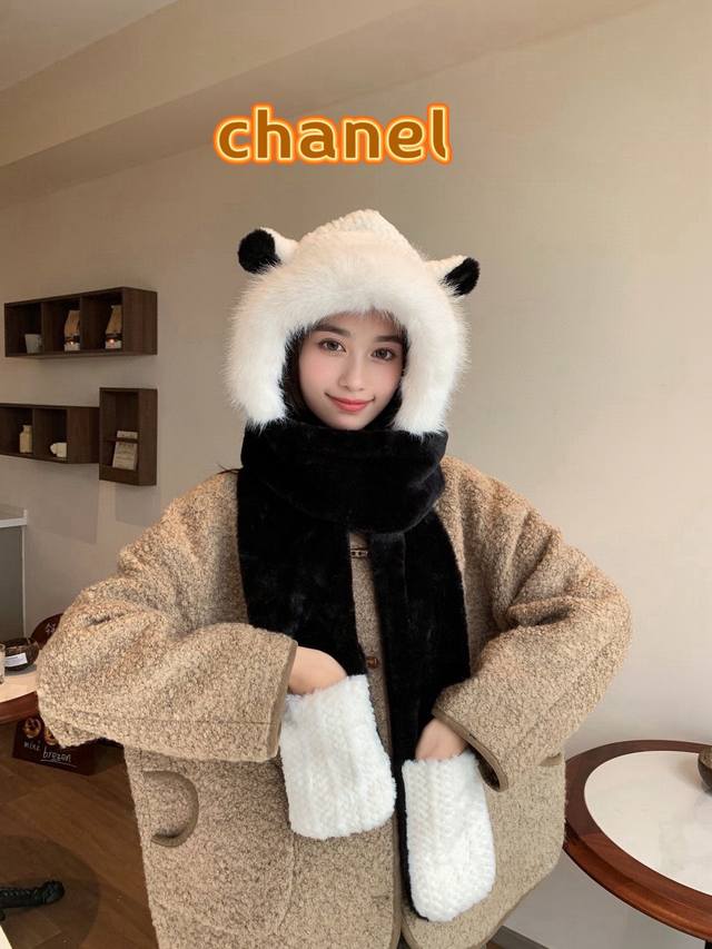 Chanel 三件套拼接款可爱毛绒连帽围脖女秋冬季保暖手套帽子撞色拼色款毛绒围巾