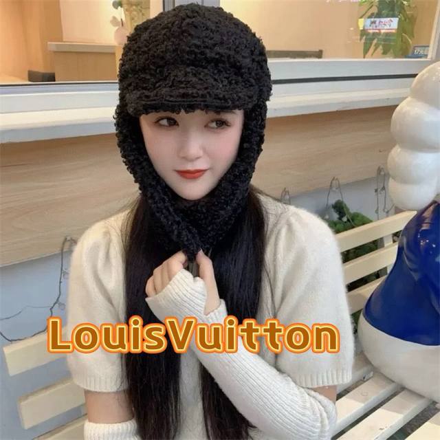 上新！路易威登 Louisvuitton羊羔毛雷锋帽女冬季加绒保暖防寒时尚包头帽围脖一体骑行护耳帽潮