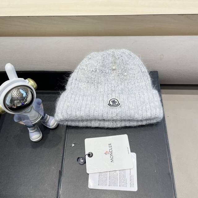 Moncler 2024年秋冬季新款珍珠装饰加厚百搭针织帽子女防寒保暖时尚毛线帽