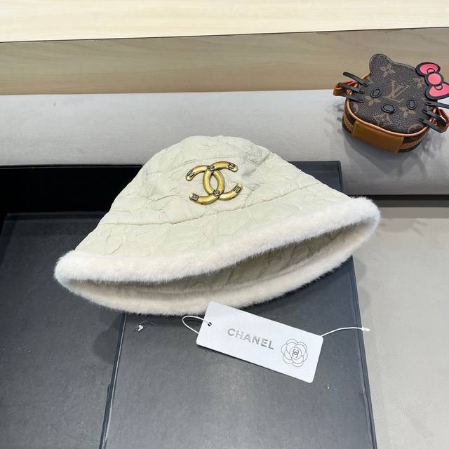 Chanel 帽子女韩版百搭秋冬保暖日系渔夫帽黑色显脸小水桶帽遮脸盆帽护耳