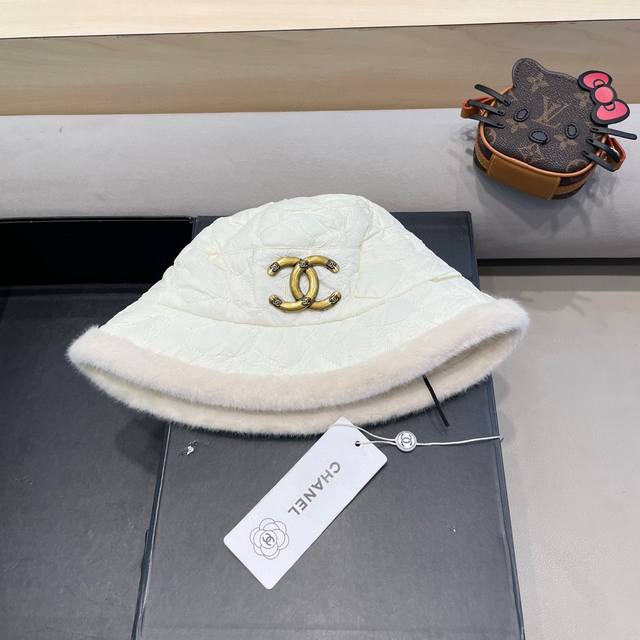 Chanel 帽子女韩版百搭秋冬保暖日系渔夫帽黑色显脸小水桶帽遮脸盆帽护耳