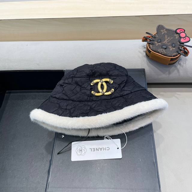 Chanel 帽子女韩版百搭秋冬保暖日系渔夫帽黑色显脸小水桶帽遮脸盆帽护耳