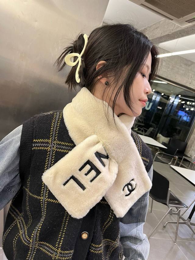 Chanel香奈儿围脖，羊羔绒面料