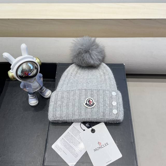 Moncler Mon*Ler毛球帽 狐狸毛+ 羊 %兔毛 百搭毛毛帽子显脸小