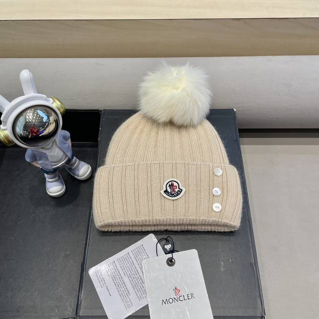 Moncler Mon*Ler毛球帽 狐狸毛+ 羊 %兔毛 百搭毛毛帽子显脸小